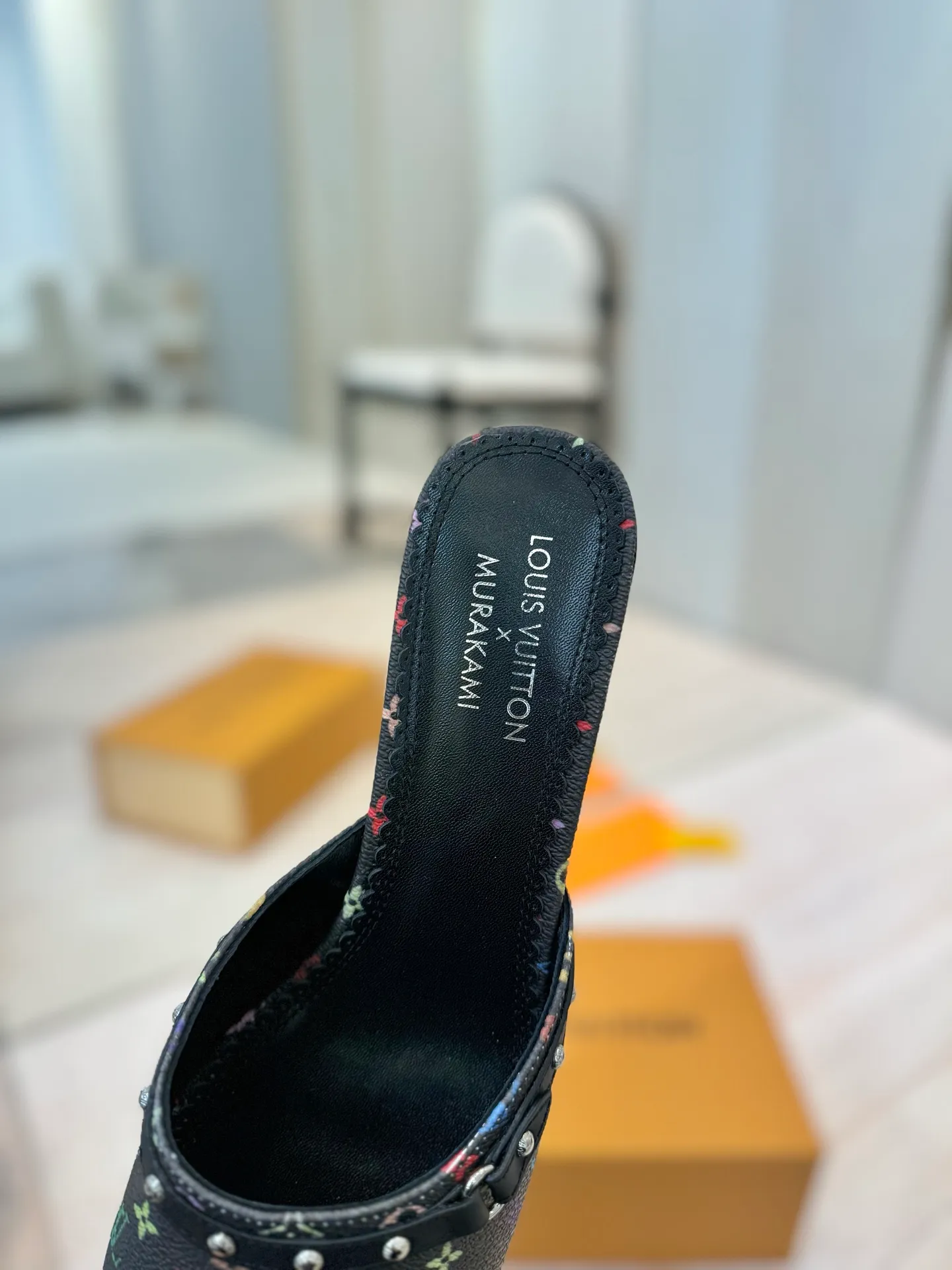 👟👟Ex-factory price 600👟👟 (top version) louis vuitton LV Louis Vuitton 25/Spring and Summer The latest Mary Jane shoes are simple and exquisite, full of high-end, showing elegance~ They look great on the feet and are full of summer shoes💯Awesome ✅Upper: 3D printed cowhide ✅Inner lining: Sheepskin lining, ✅Outsole: Genuine leather outsole imported from Italy ✅Size: 35-41 (40 to 41 customized, non-returnable) ✅Packaging: full set of packaging